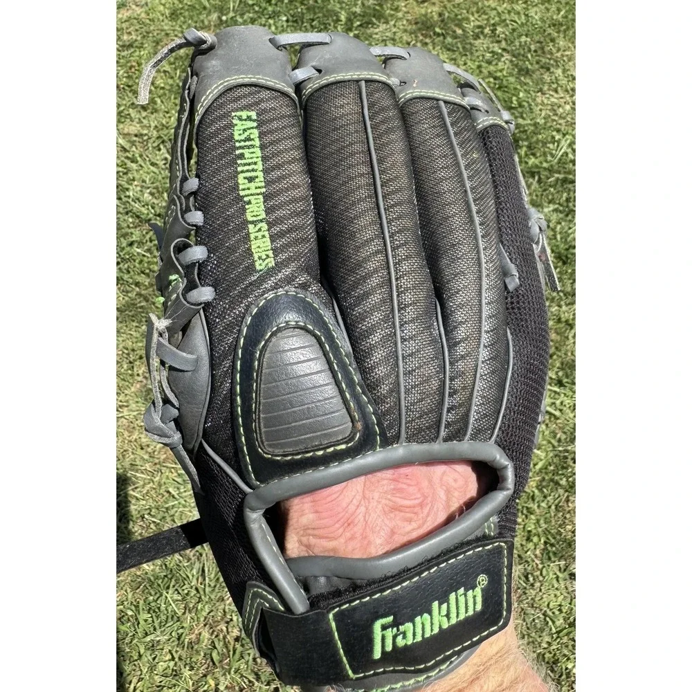 Franklin Fastpitch Pro Series 11 Youth Softball Glove Black Girls LHT 22433L-11